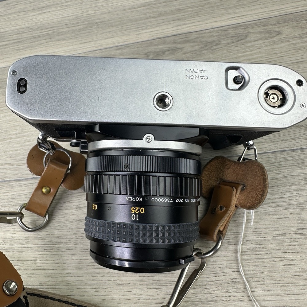 Vintage Canon AE-1 35mm SLR Film Camera w/ 28mm f2.8 Lens Strap Japan - Picture 6 of 13